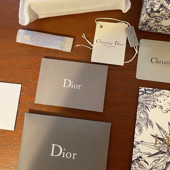 CHRISTIAN DIOR BURGUNDY WINE PATENT CANNAGE WALLET WITH REMOVABLE CHARM - Picture 12 of 16